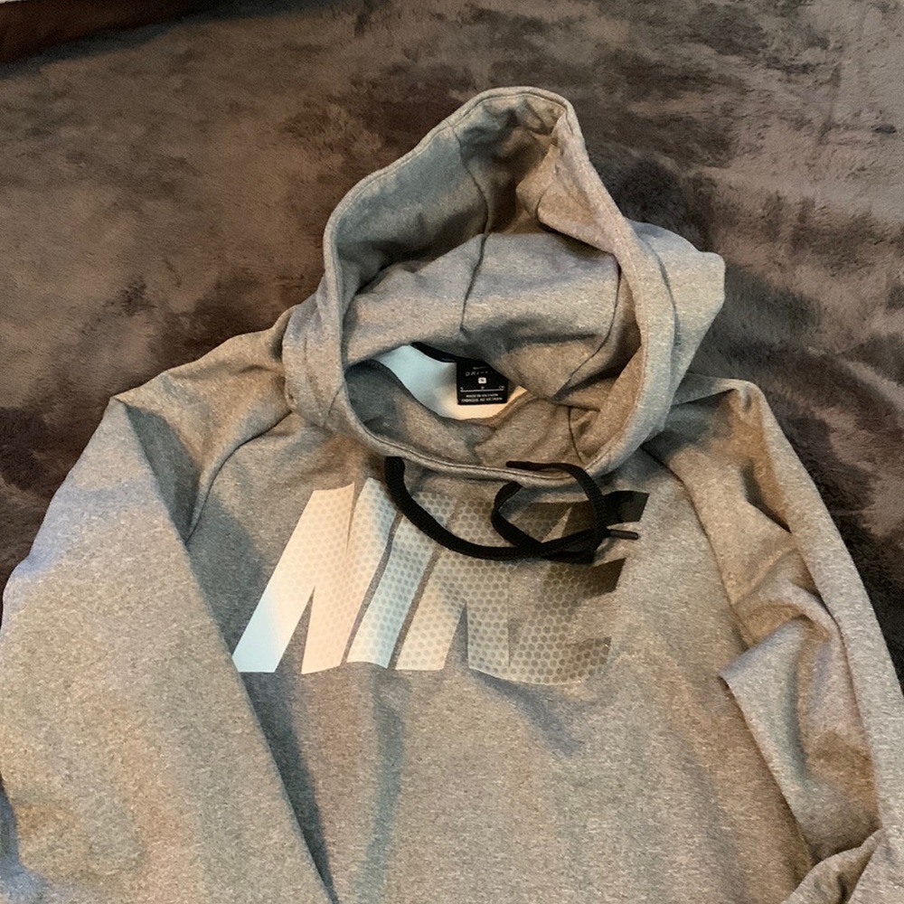 Mens Nike Dri Fit Hoodie. Never been worn.